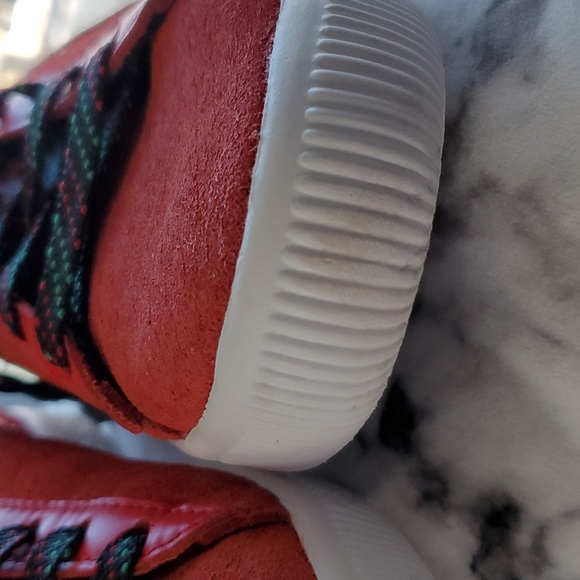 Puma Clude Suede Sneakers - Picture 6 of 17